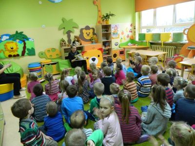 RODZICE CZYTAJĄ PRZEDSZKOLAKOM