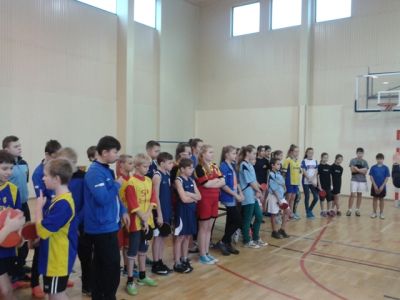 ZMAGANIA TENISISTÓW STOŁOWYCH