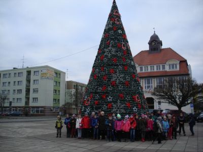 UCZNIOWIE KLASY I B i III A NA WYCIECZCE W NOWOGARDZIE