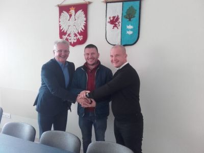 umowa z wykonawcą przedszkola w osinie podpisana