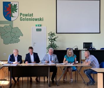 Podpisanie umów na granty sołeckie i infrastrukturę sportową